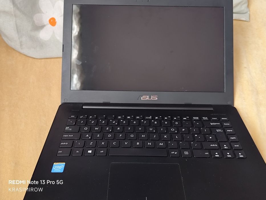 Лаптоп asus  работещ