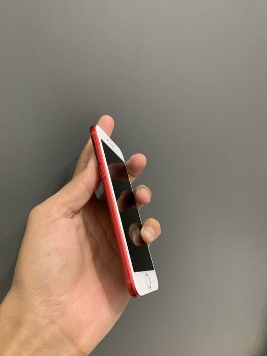 IPhone 7 red 128 gb