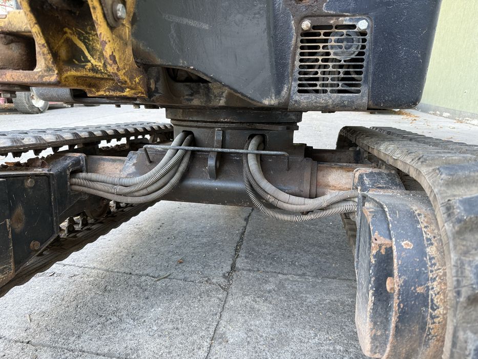 De vanzare sau da inchiriat miniexcavator Yannmar