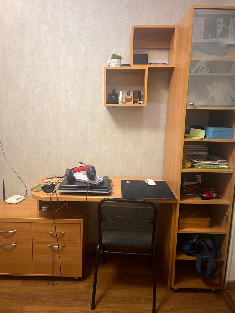 продаю срочно стол