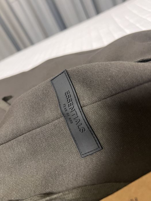 Екип Essentials- Olive grey