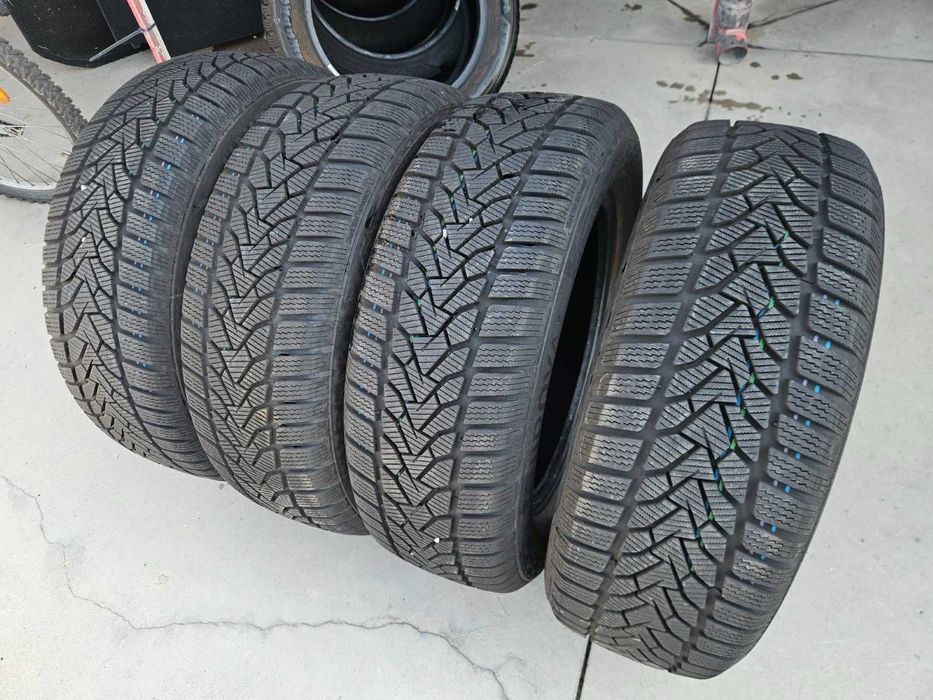 4бр. 205/60 R16 зимни UNIROYAL 8мм