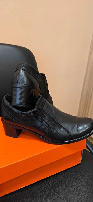 Дамски обувки от естествена кожа номер 39