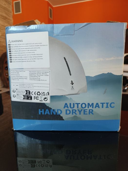 Uscător de maini automat