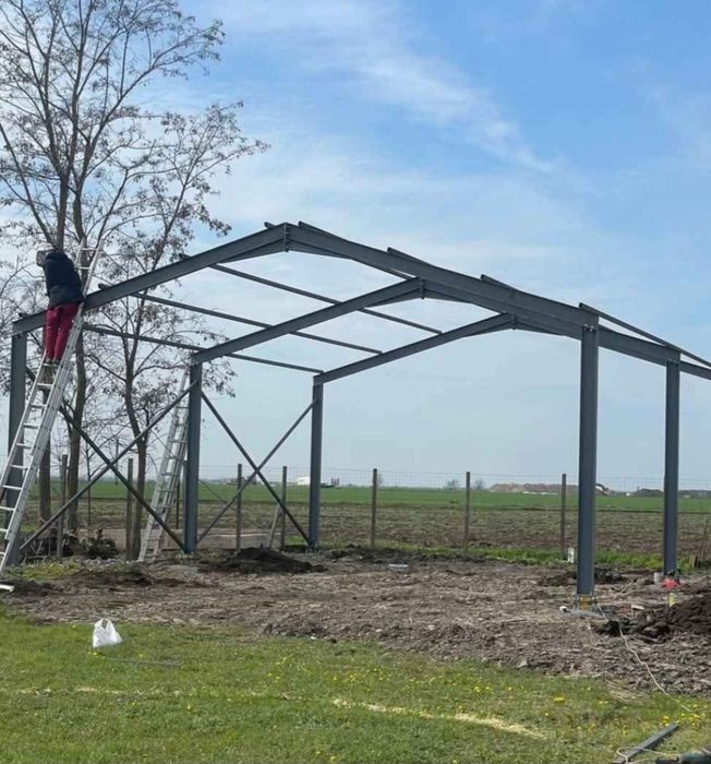 Vand Hale și structuri metalice.
Avem pe stoc o gama variata de dimens
