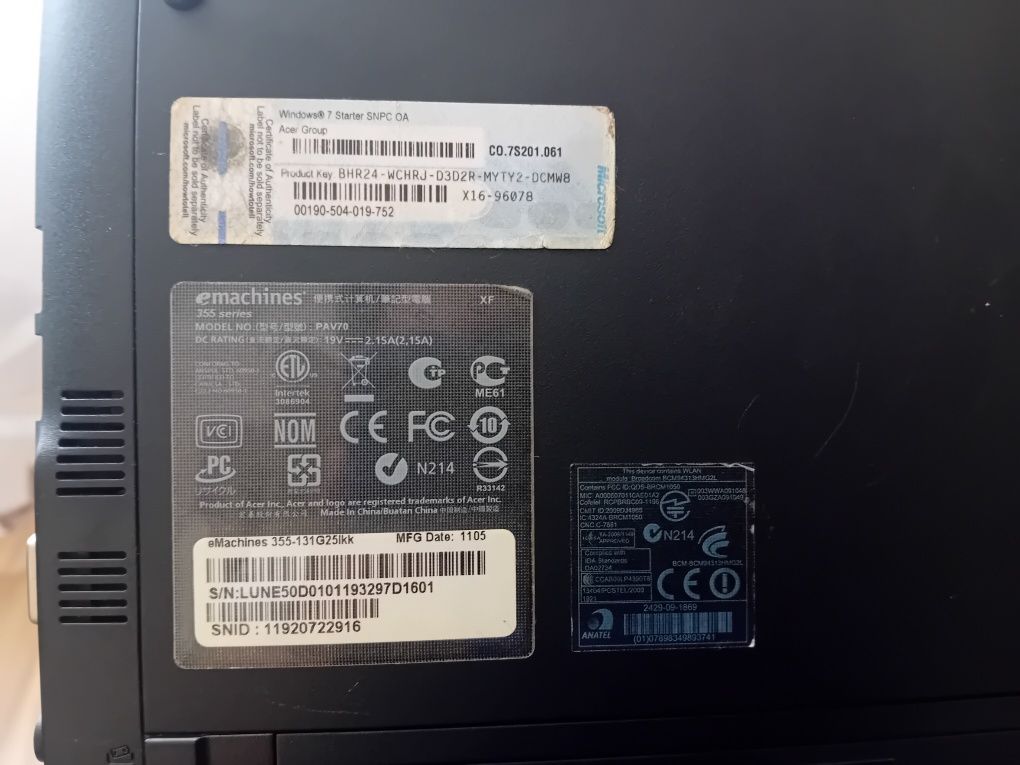 Vând laptop aproape nou