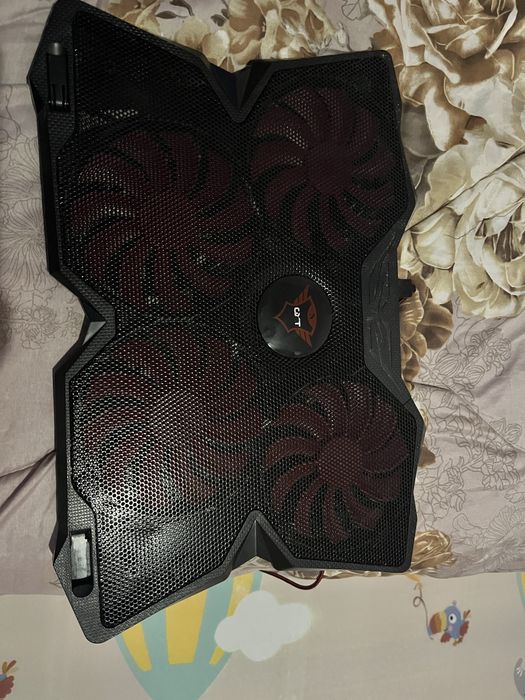 Стойка за лаптоп