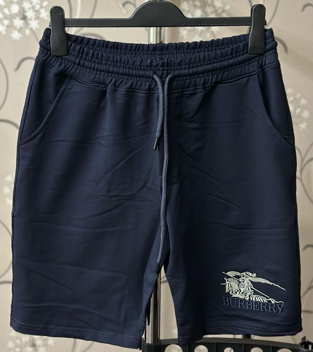 Pantaloni barbati modele diferite