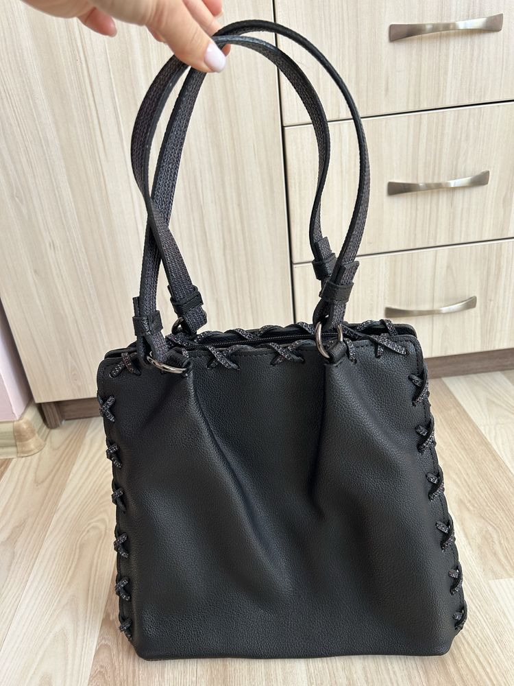 Черна нова кожена чанта