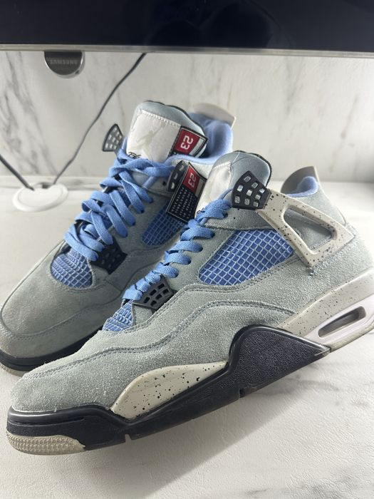 Jordan '4  University Blue