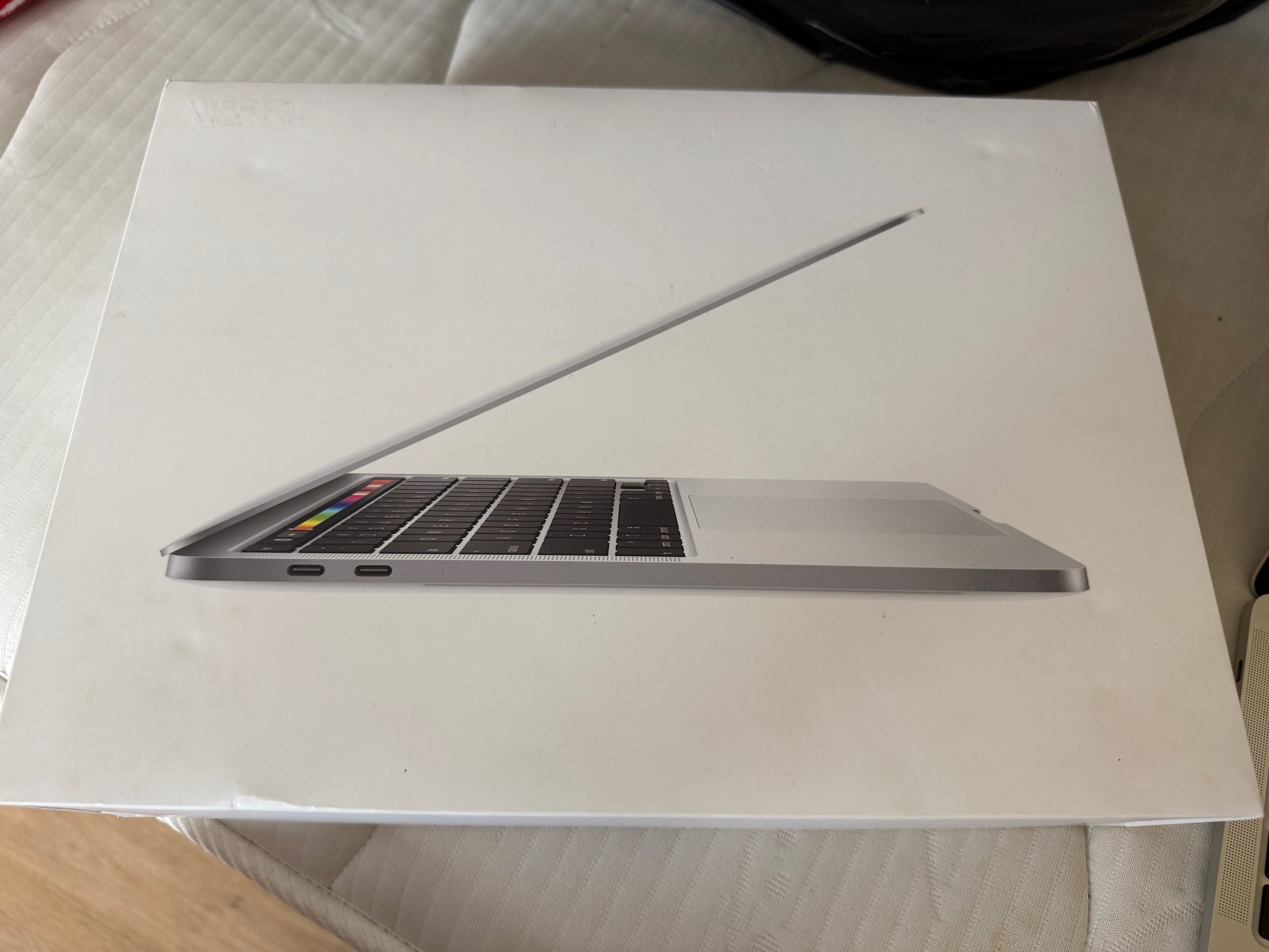 Macbook Pro, 13 inch, 16GB RAM, 512GB SSD
