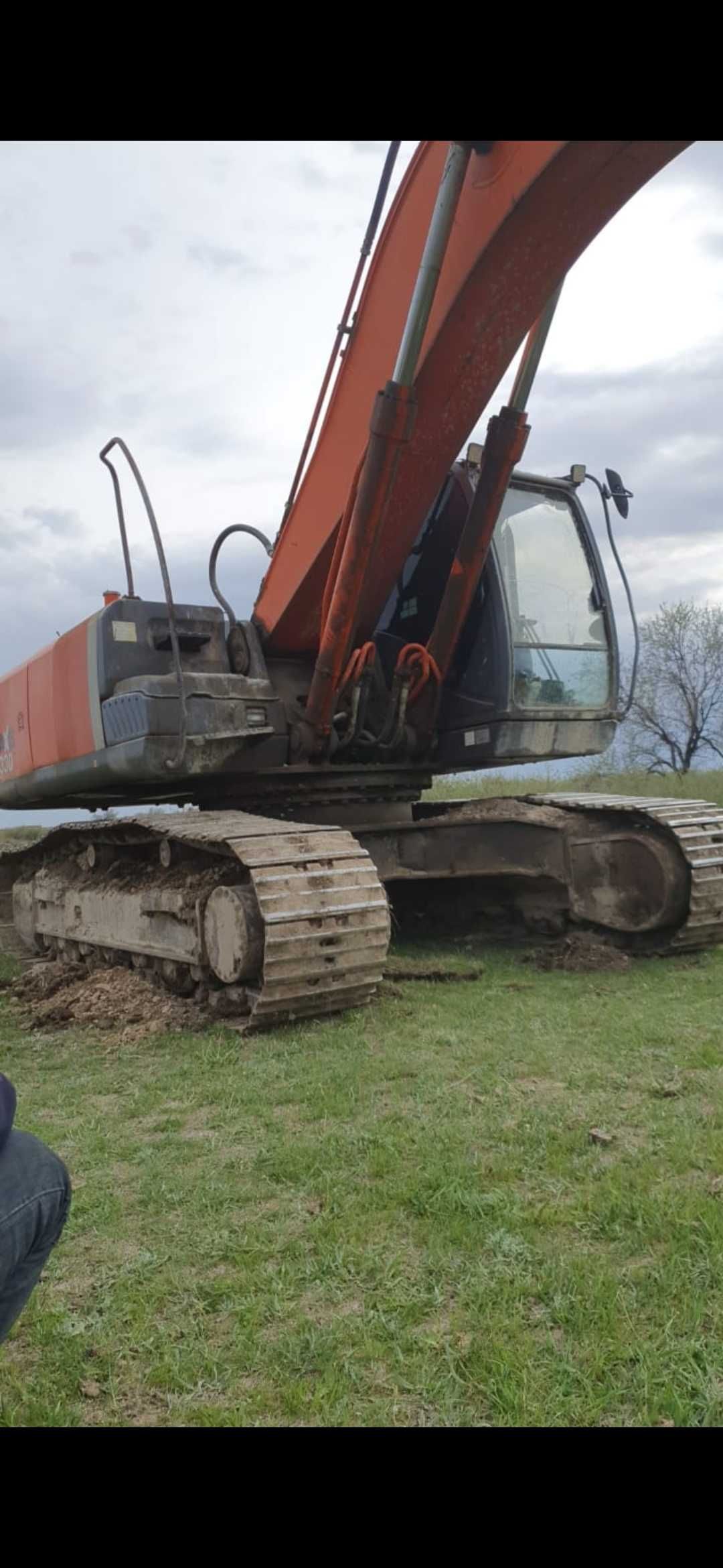 Услуги экскаватор Hitachi 330, гусеничный