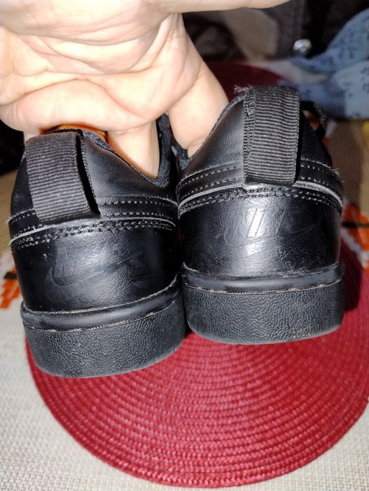 Vand pantofi sport Nike, marimea 35,5