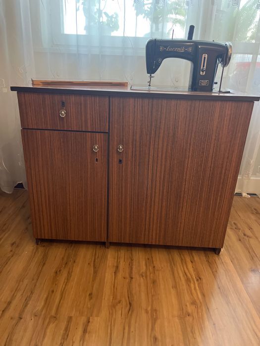 Шевна крачна машина