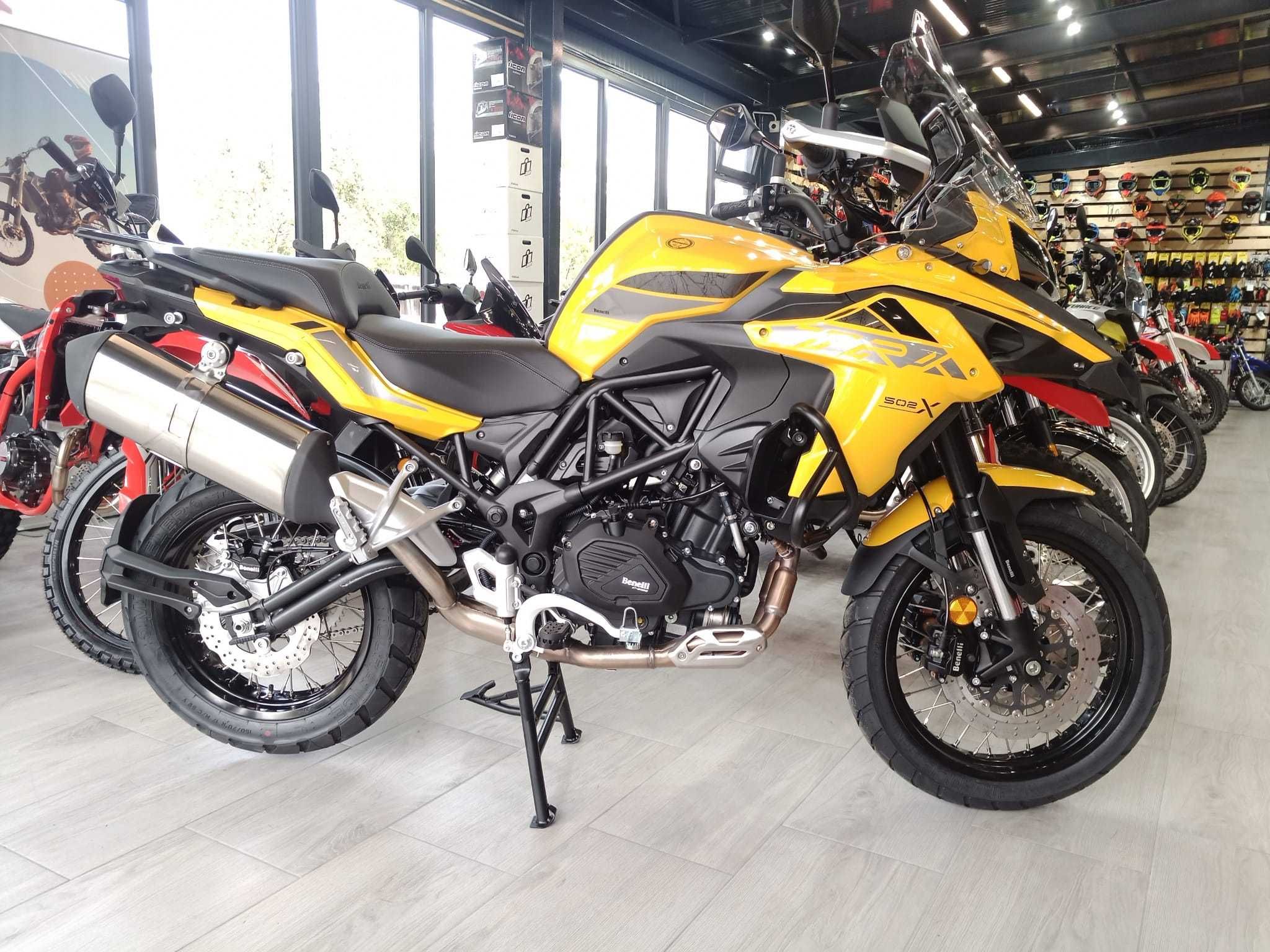 Benelli TRK 502X nou-pret SPECIAL prin EST BIKE Campina