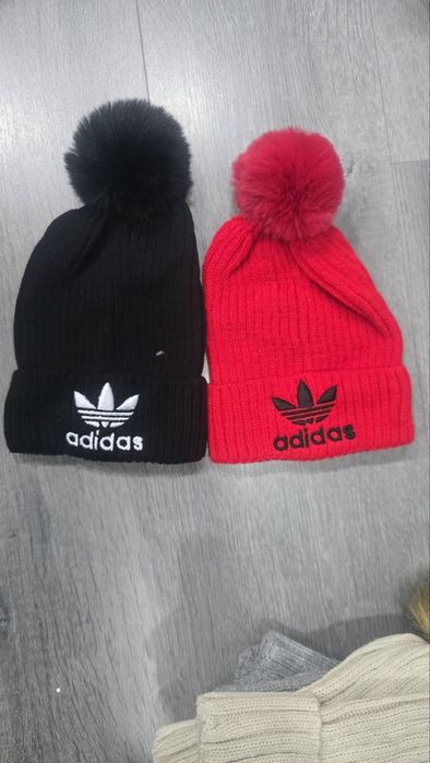 Caciuli unisex adulti,oferta la 2(citiți descrierea)