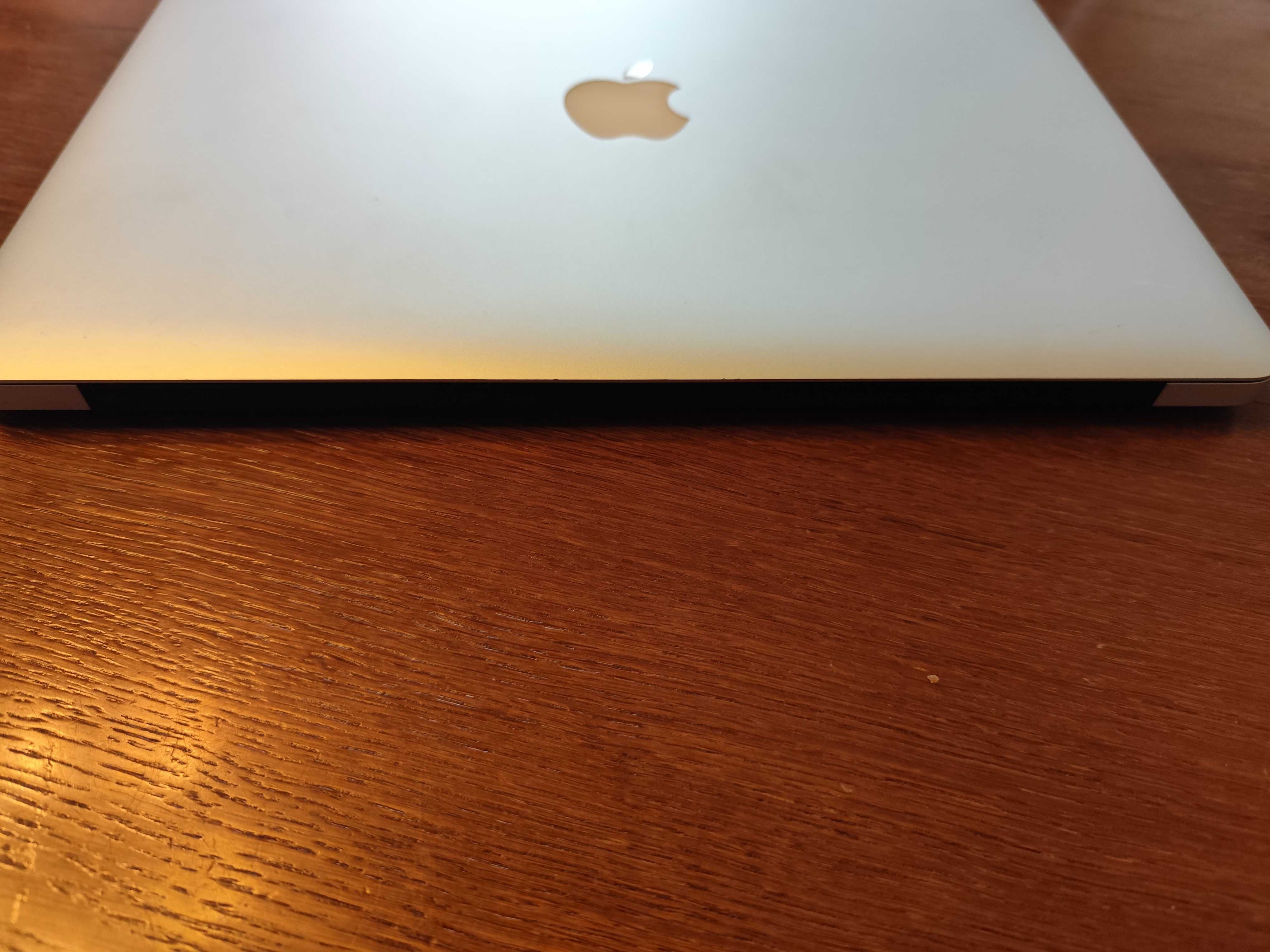 MacBook Air 13 2017 1.8GHz 8Gb RAM 128Gb SSD отличен