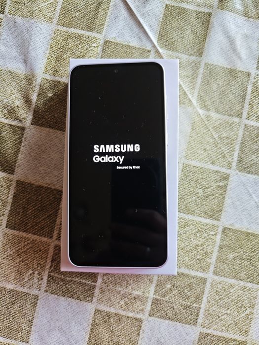 Продавам Samsung Galaxy A36