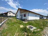 Casa .doua dormitoare bucatrie living doua bai