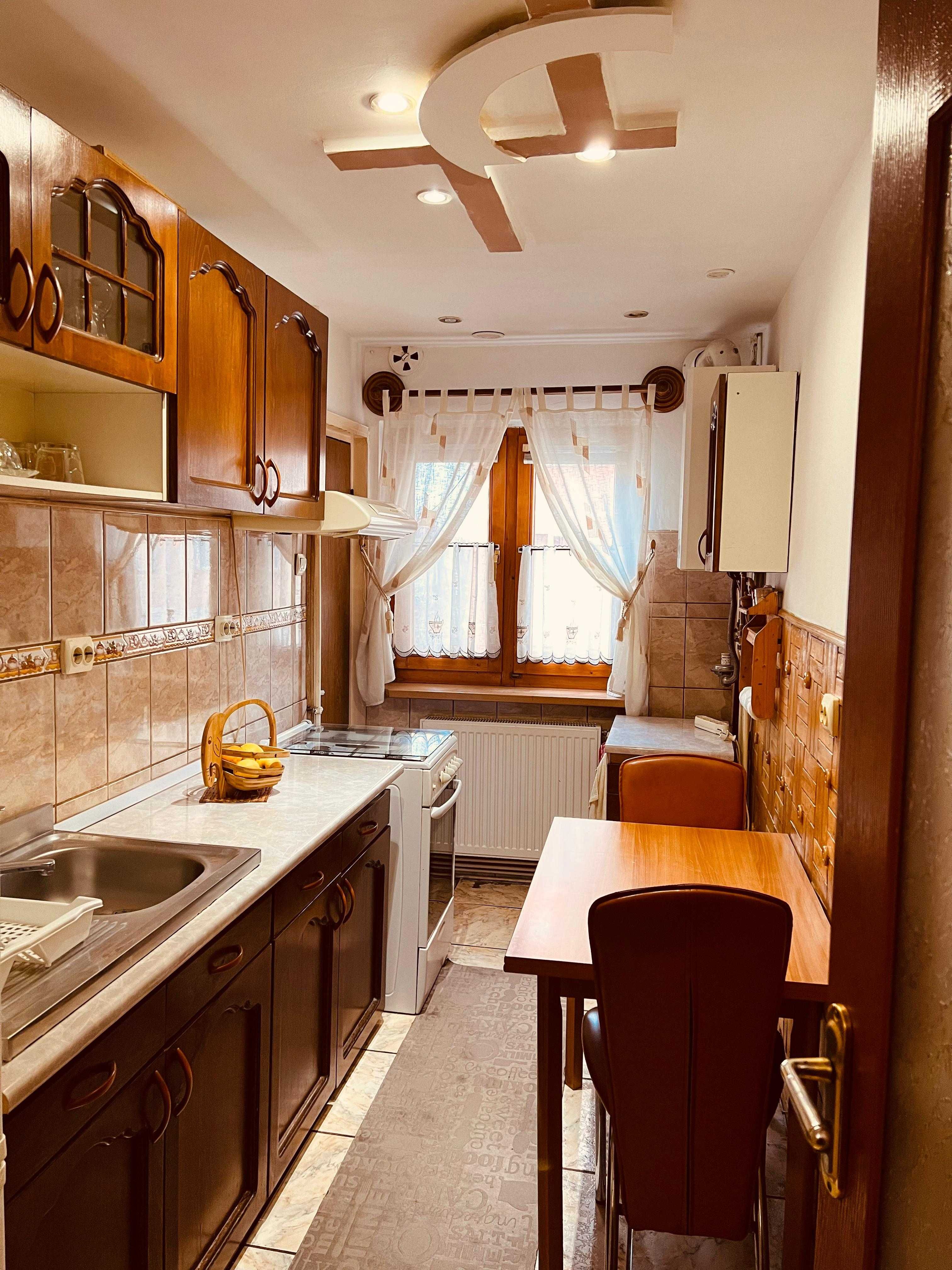 Apartament proprietar 2 camere decomandat in Vasile Aaron