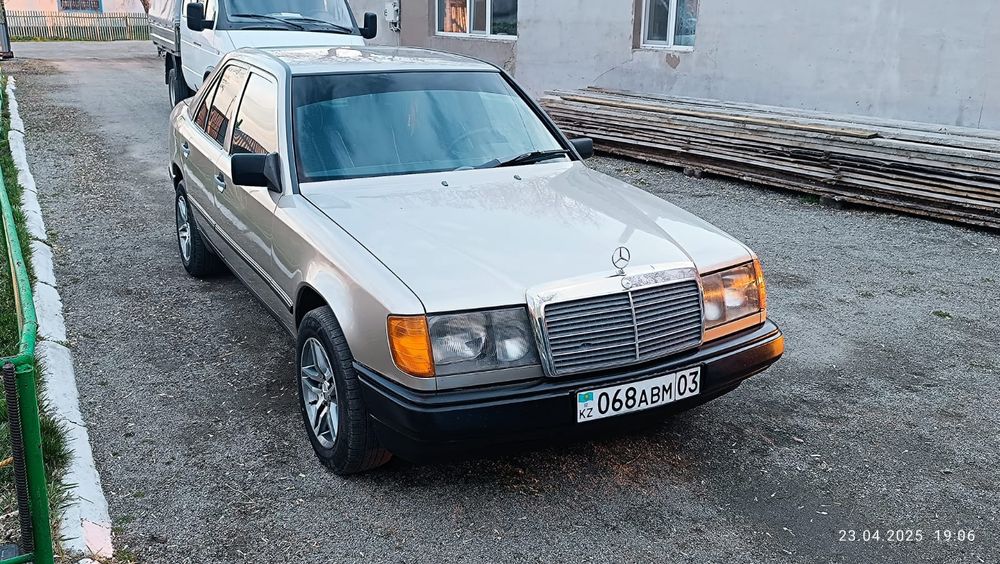 Mercedes Benz W124