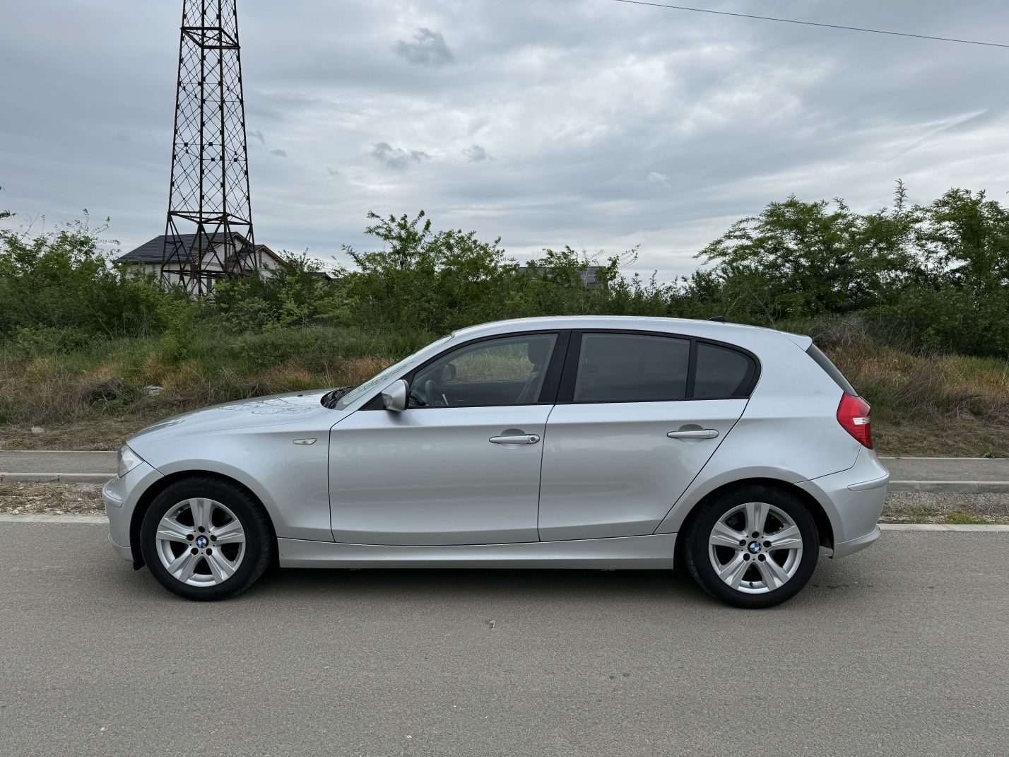 Bmw 118i fab. 2011, navi mare, piele, încălzire scaune, pilot automat