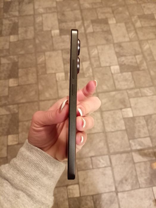 Продавам Xiaomi Redmi Note 13 4G, версия 256 GB / 8 GB RAM,