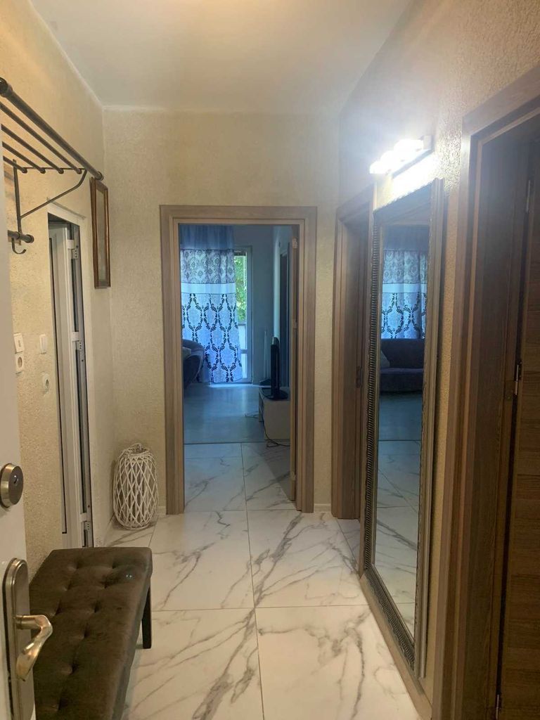 Дава се под наем Четиристаен апартамент в Пловдив, Център - 110 кв.м за 650 € - Снимка #2