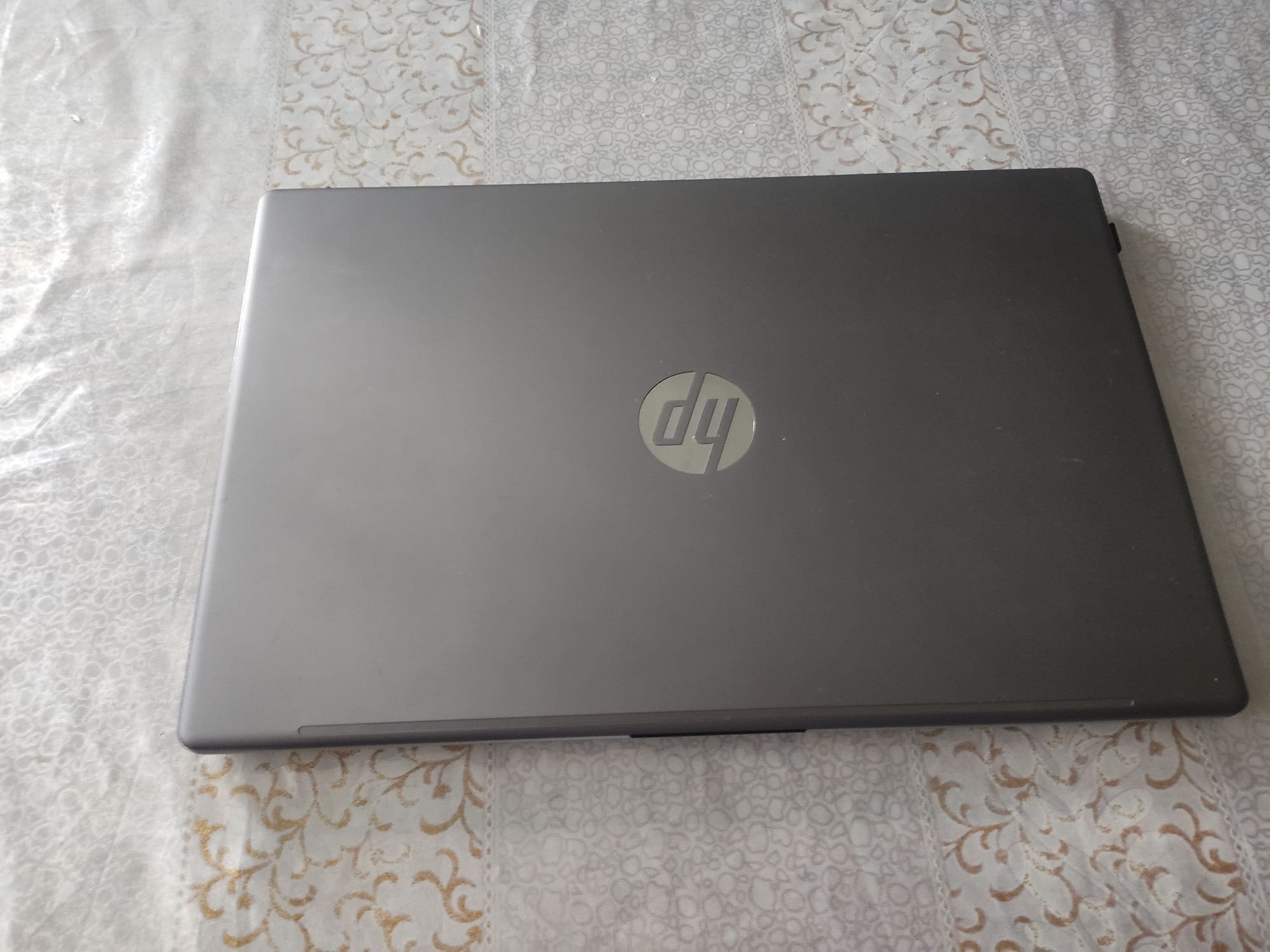 Notebook HP sotiladi