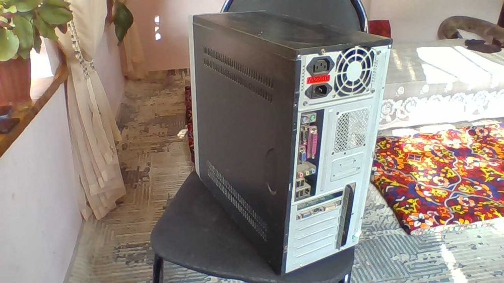 Компьютер ишлатилган ҳолда сотилади.