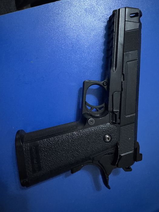 Replica airsoft CZ Scorpion Tokyo Marui Magpul