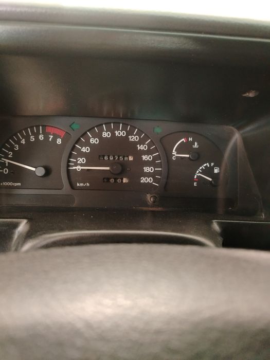 Nexia 1 sons sotiladi