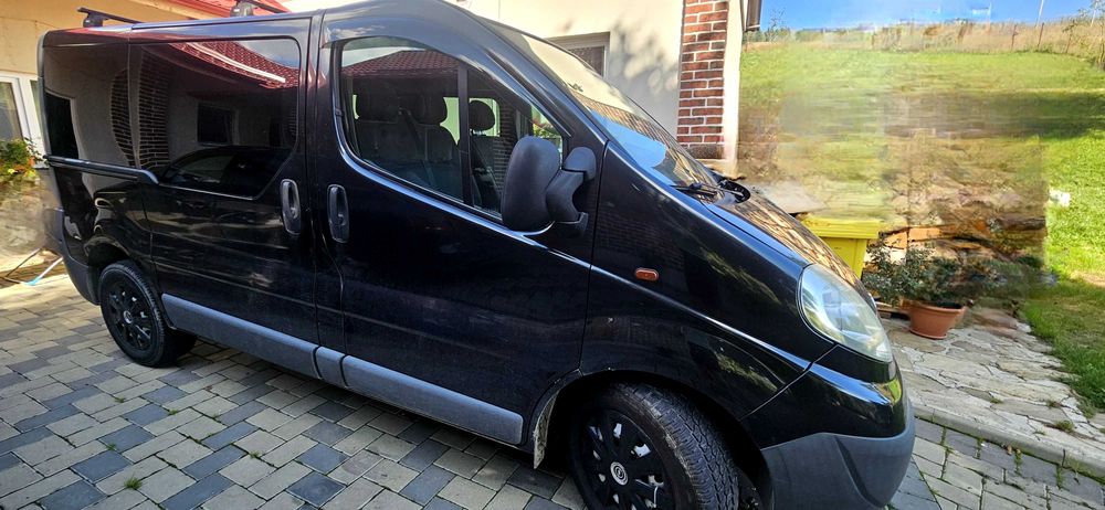 Vând Opel Vivaro, an fabricație 2009,6 trepte,Motor 2L, ac, 8+1 locuri