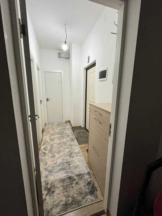 Чирчик шаҳри 2 микрорайонда 2 хонали квартира сотилади.