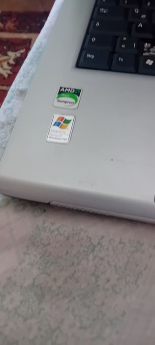 Vând laptop Acer de colecție vechi