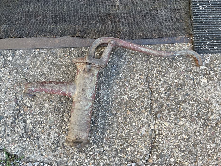 Ръчна помпа за вода