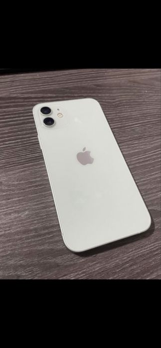Продам айфон 12 белый