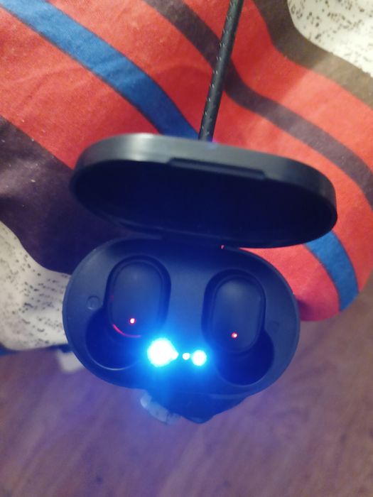 Продам наушники беспроводные