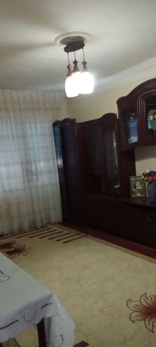 Kvartira sotiladi 3 xona 4 qlingan