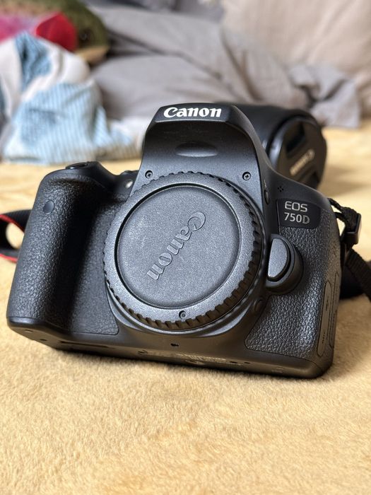 Vand Canon EOS 750D +3 oboective + accesorii
