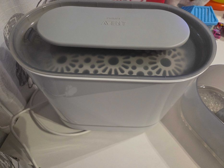 Sterilizator Philips Avent SCF286 + 2 seturi biberoane Nuk/Philips