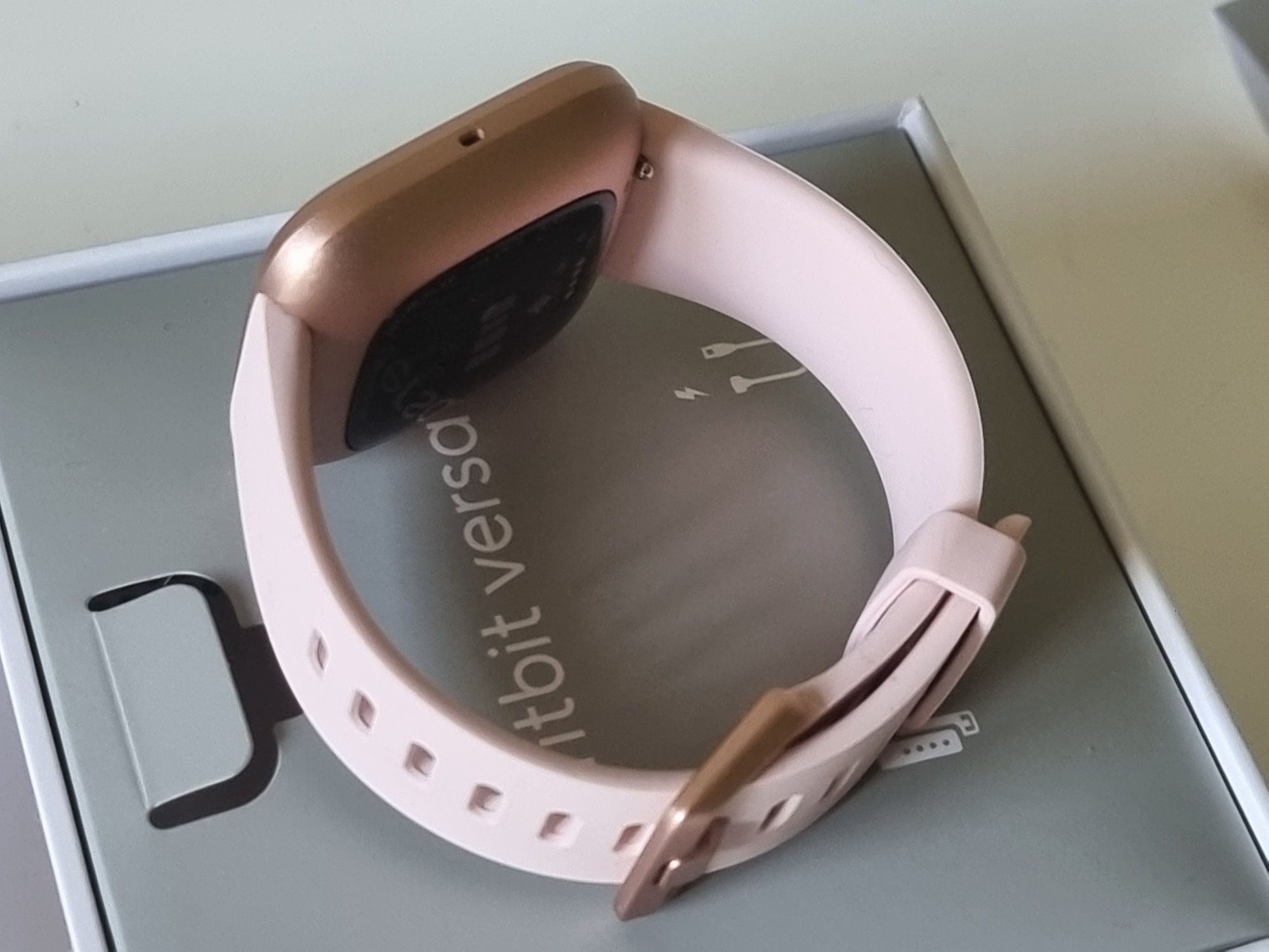 Часовник Smartwatch Fitbit Versa 2