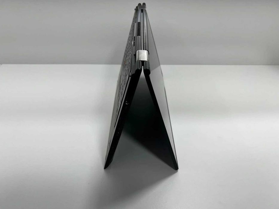 Laptop SH Lenovo Yoga 370 i5-7300u 16gb RAM SSD 240 gb CONVERTIBLE