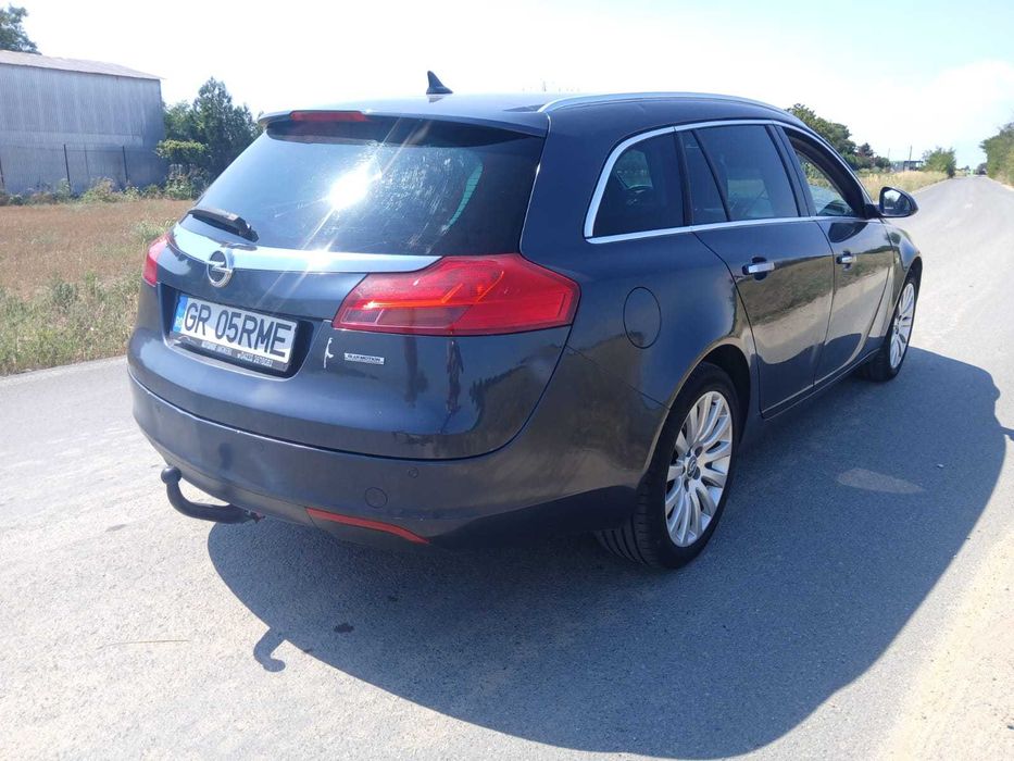 Vând Opel Insignia