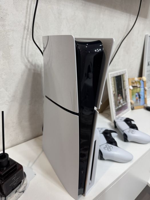 PS5 slim (с дисководом) полный комплект