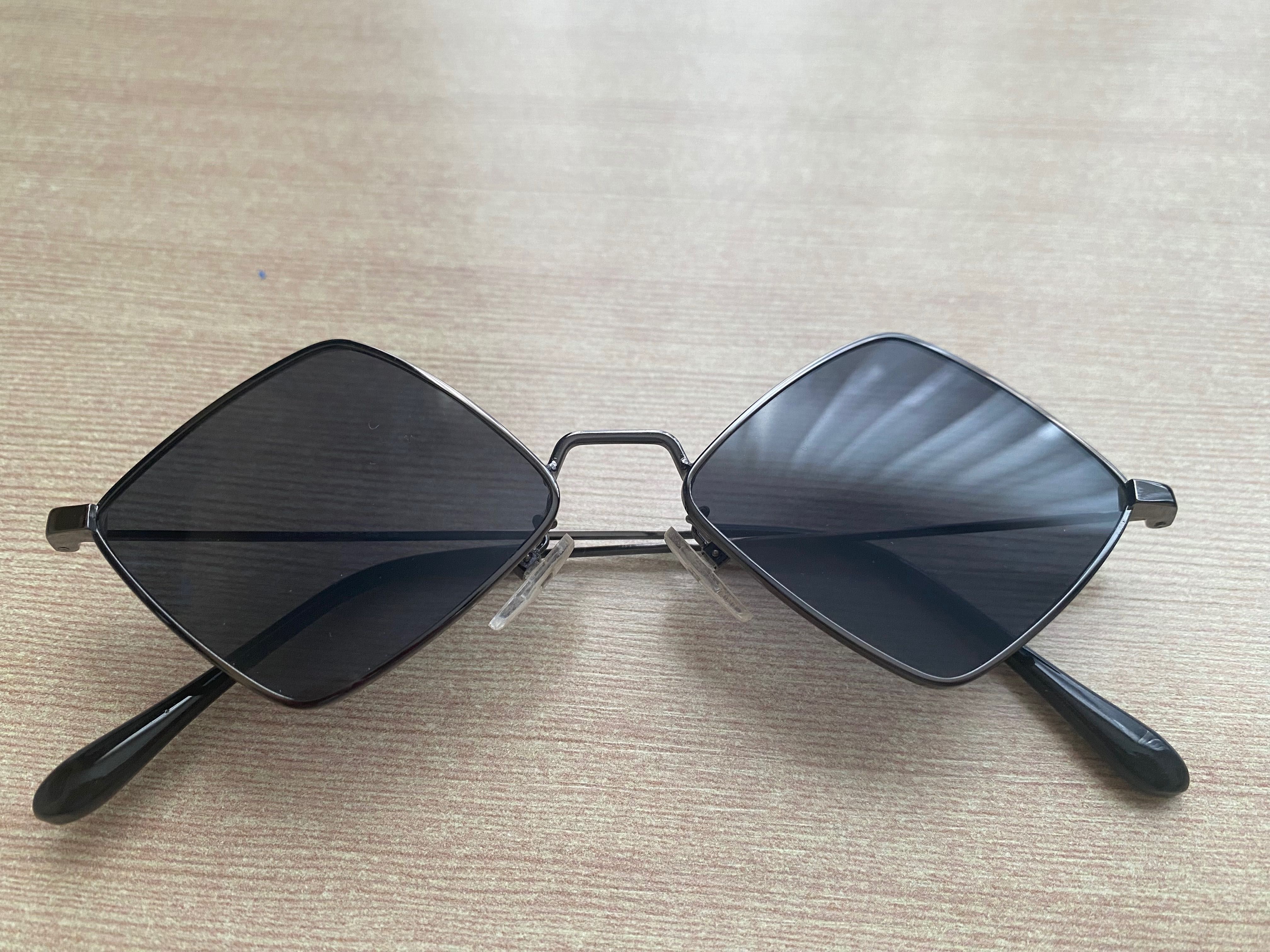 Слънчеви очила по модел на YSL