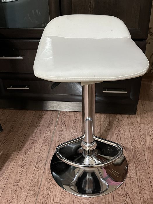 Барный стул, в хорошем состоянии