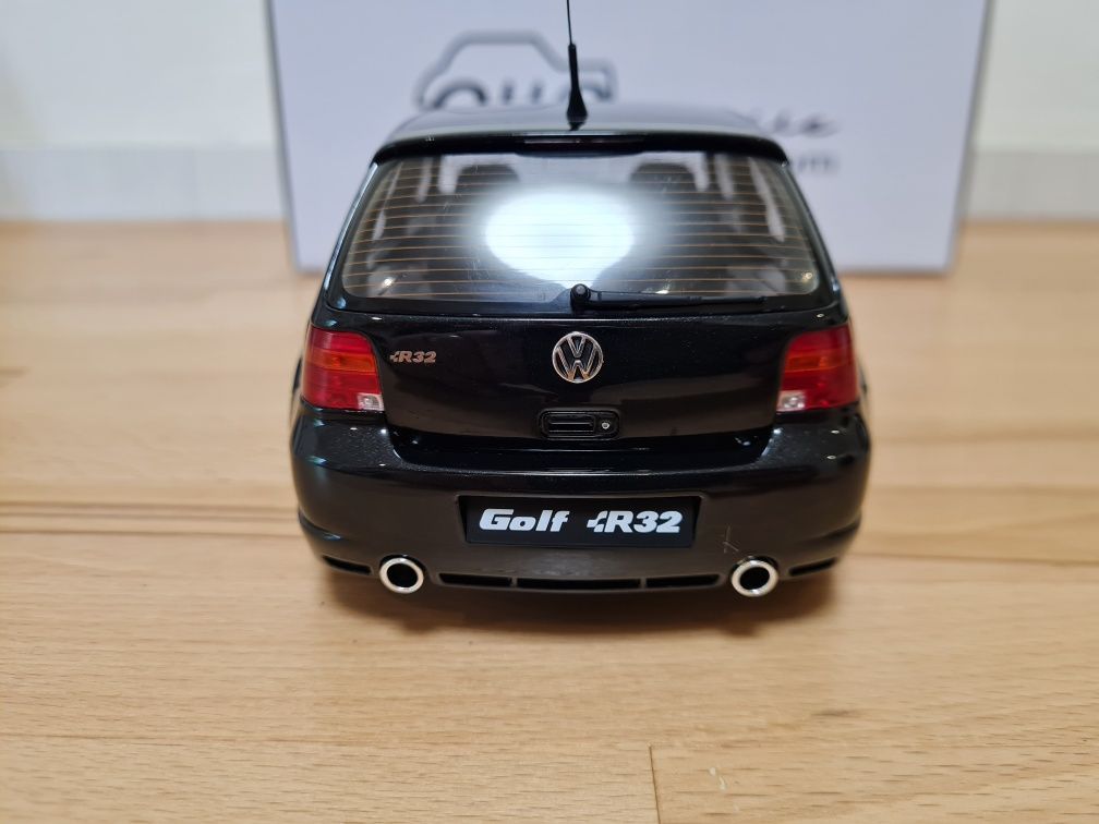 Macheta VW Golf 4 R32 ,1/18,Otto-Models/Ottomobile