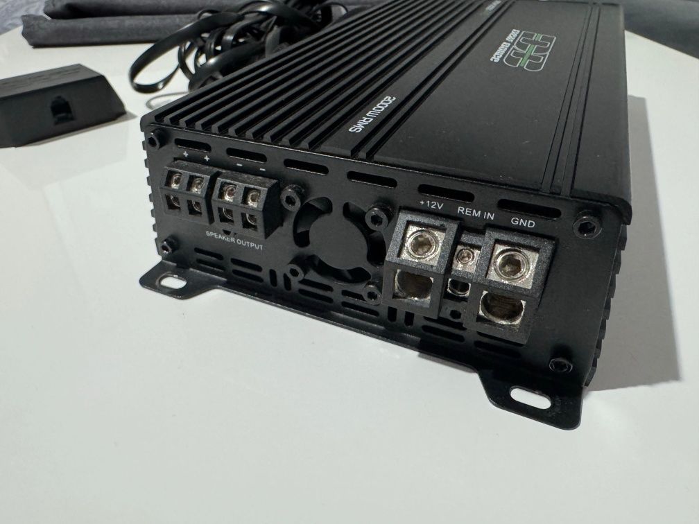 Amplificator 2000w rms deaf bonce