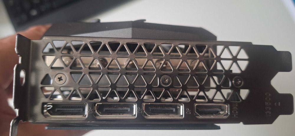 Продавам видеокарта ZOTAC GAMING GeForce RTX 3090 Trinity 24GB